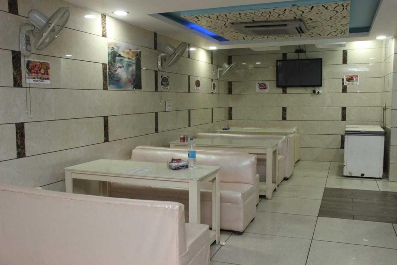 Hotel O Food Plaza Zirakpur Kültér fotó