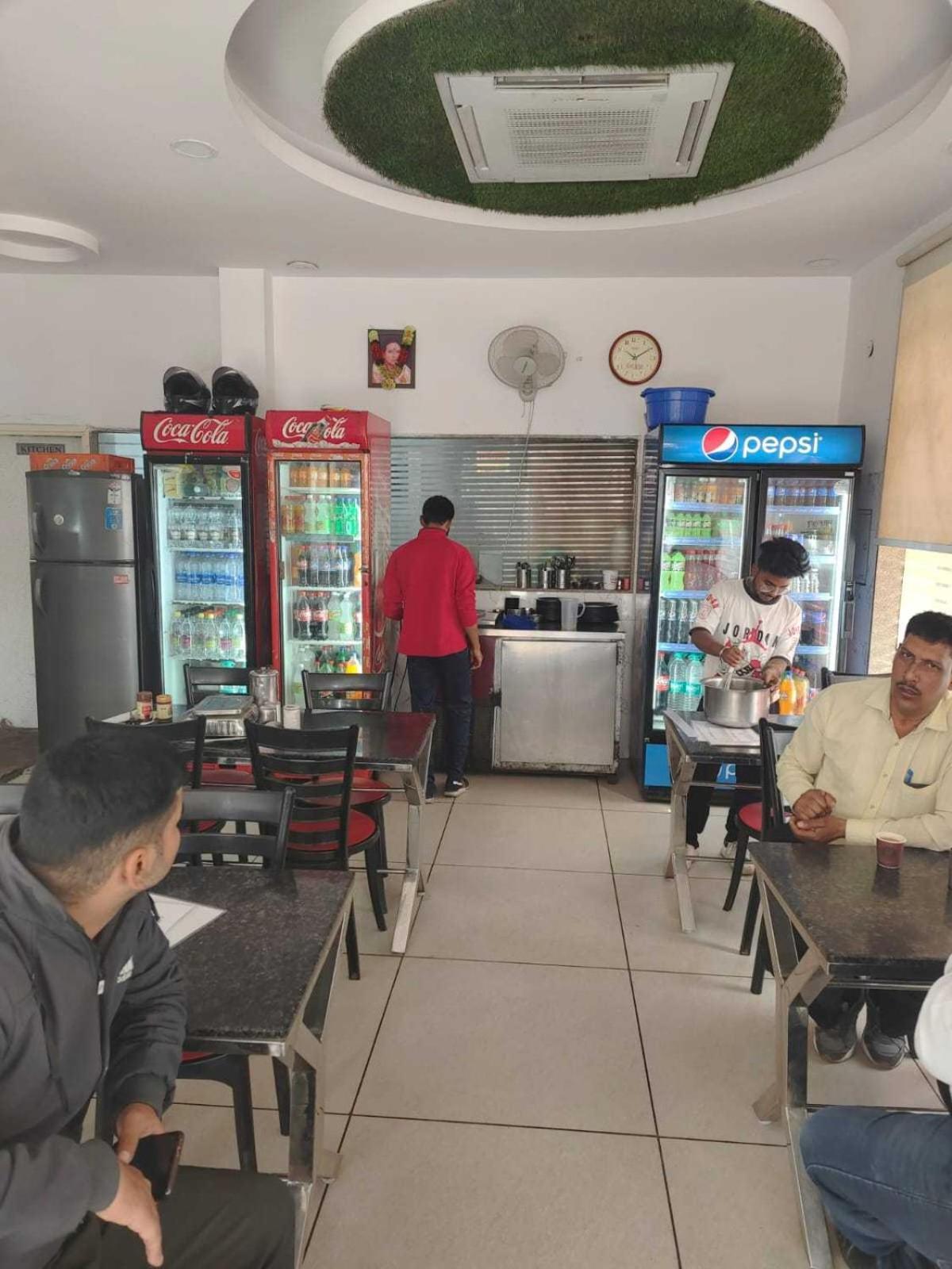 Hotel O Food Plaza Zirakpur Kültér fotó